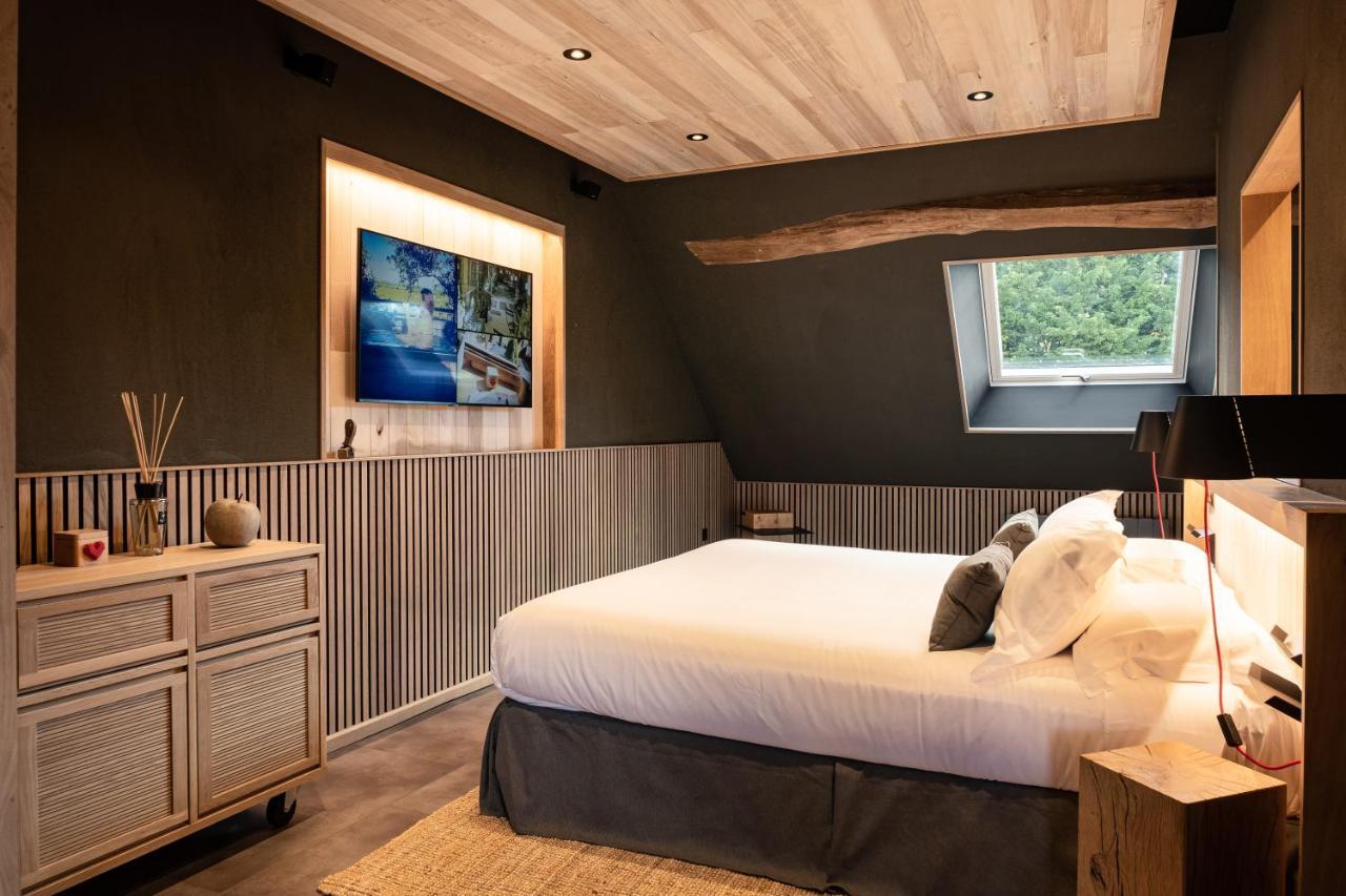 Le Studio Des Pres Verts Suite Design Avec Jacuzzi Privatif Jouey Exterior photo