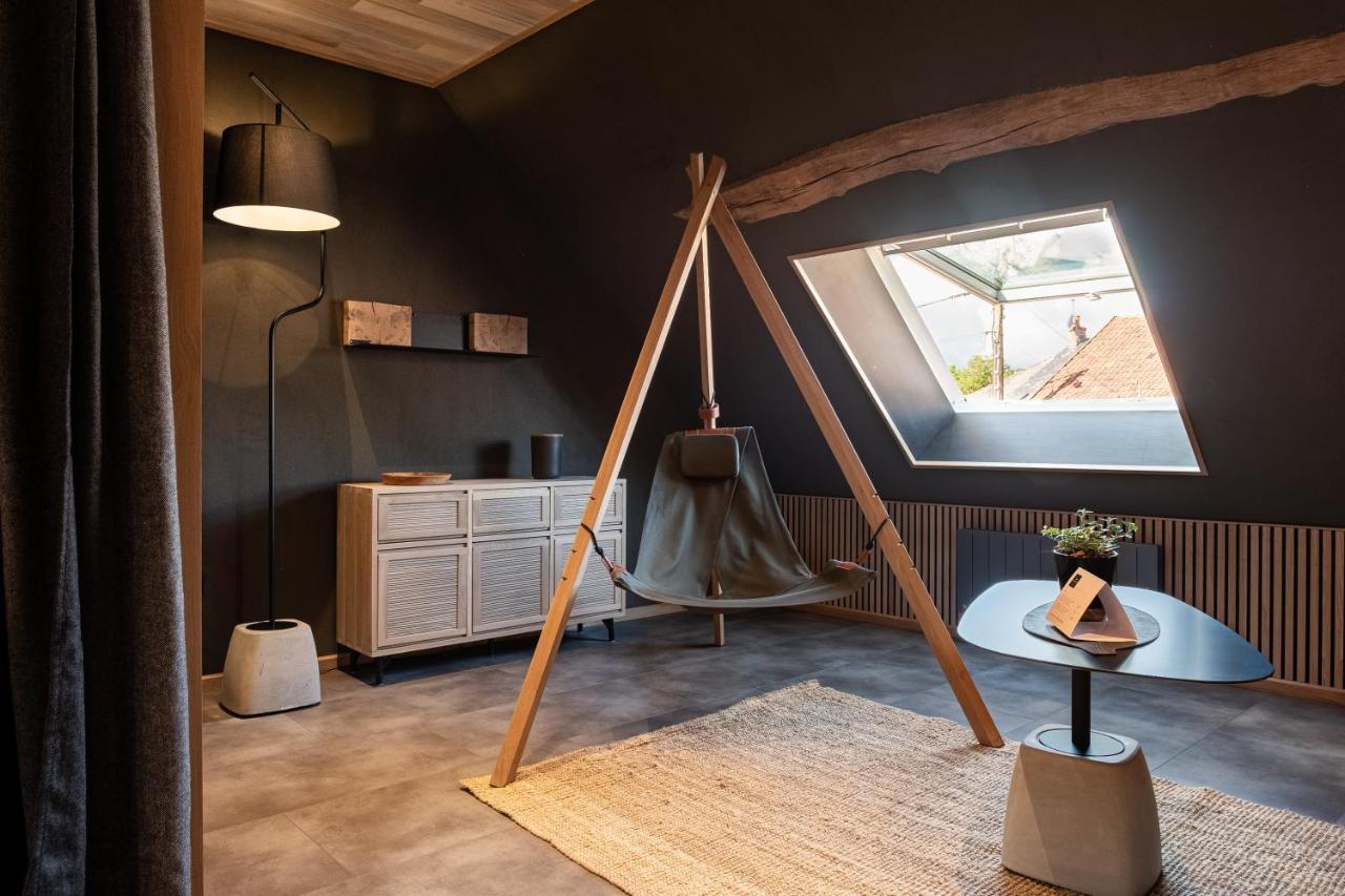 Le Studio Des Pres Verts Suite Design Avec Jacuzzi Privatif Jouey Exterior photo