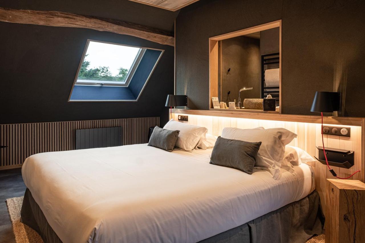 Le Studio Des Pres Verts Suite Design Avec Jacuzzi Privatif Jouey Exterior photo