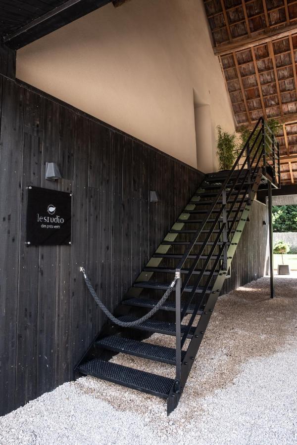 Le Studio Des Pres Verts Suite Design Avec Jacuzzi Privatif Jouey Exterior photo