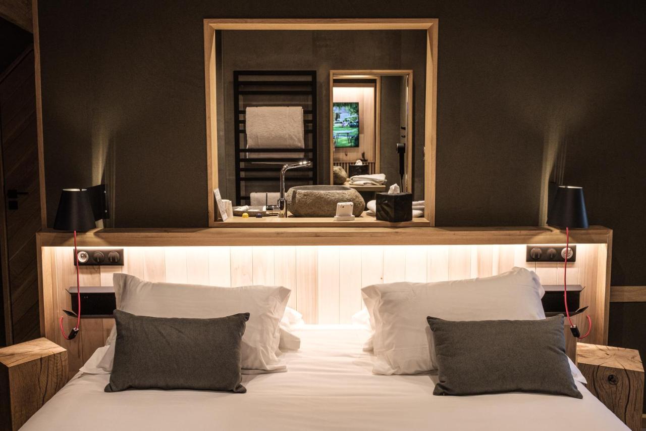 Le Studio Des Pres Verts Suite Design Avec Jacuzzi Privatif Jouey Exterior photo